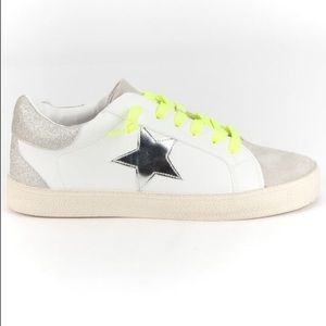 Madden Girl Linlee Star Sneaker